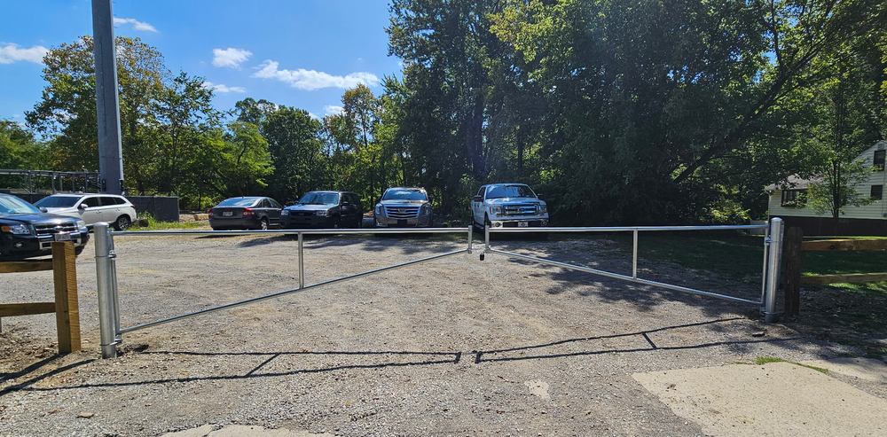 commercial-gate-parking-lot.png